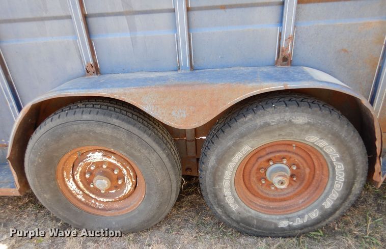 image for item MT9803 1991 Titan  livestock trailer