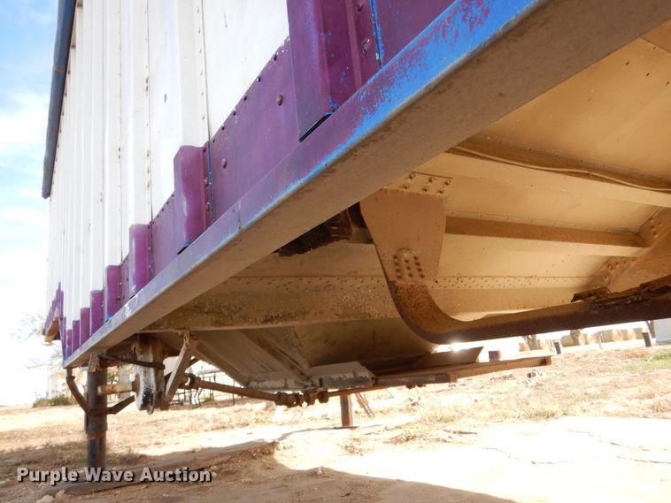 image for item MT9804 1983 Cornhusker 800-72382-2013 40-4  grain trailer