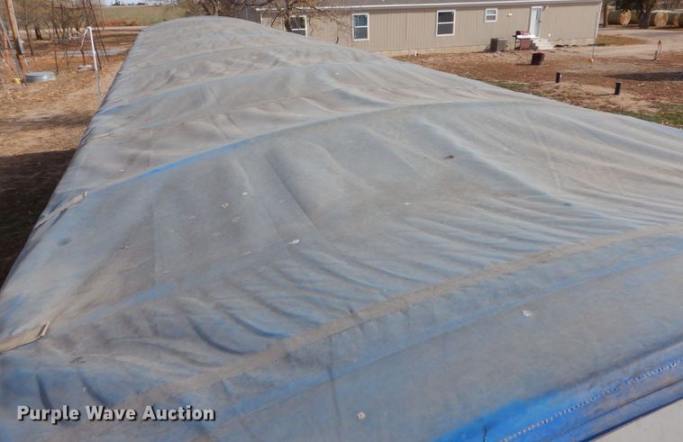 image for item MT9804 1983 Cornhusker 800-72382-2013 40-4  grain trailer