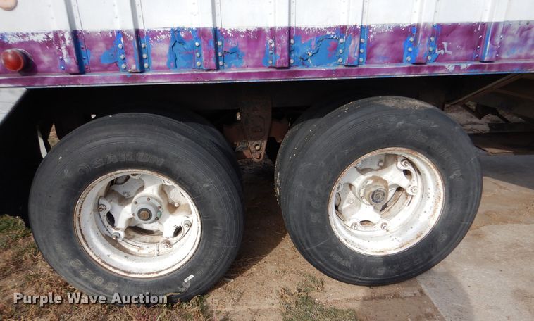 image for item MT9804 1983 Cornhusker 800-72382-2013 40-4  grain trailer