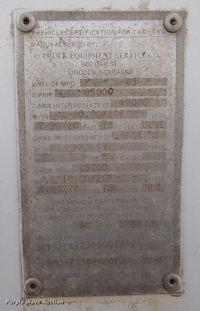 image for item MT9804 1983 Cornhusker 800-72382-2013 40-4  grain trailer