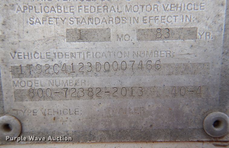 image for item MT9804 1983 Cornhusker 800-72382-2013 40-4  grain trailer