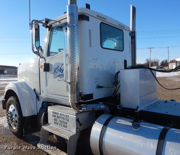 image for item MT9847 2014 International 9900i  semi truck