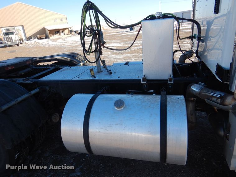 image for item MT9847 2014 International 9900i  semi truck