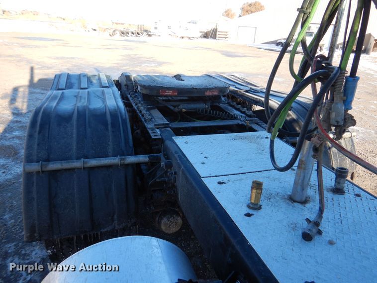 image for item MT9847 2014 International 9900i  semi truck