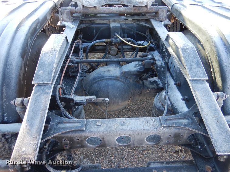 image for item MT9847 2014 International 9900i  semi truck