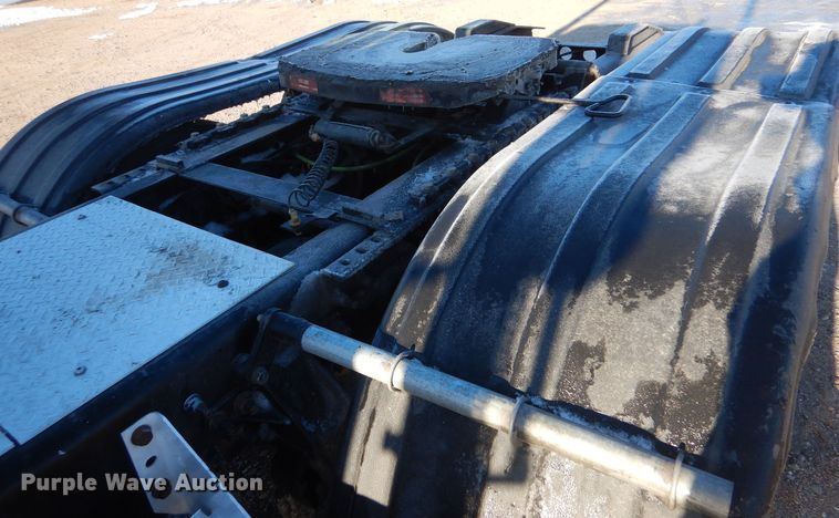 image for item MT9847 2014 International 9900i  semi truck