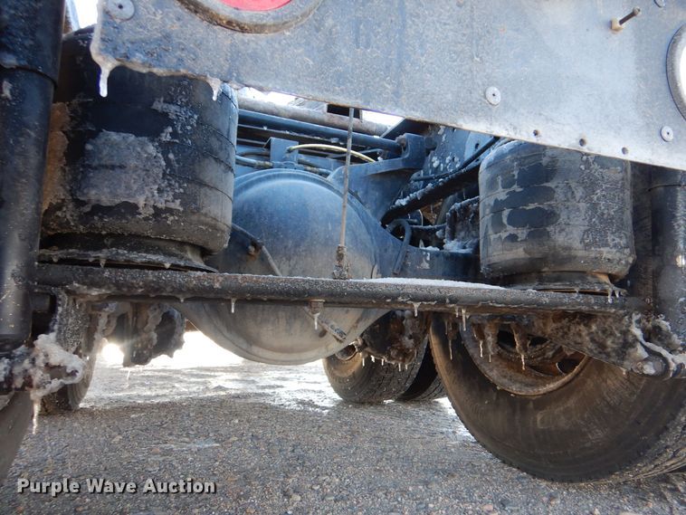 image for item MT9847 2014 International 9900i  semi truck