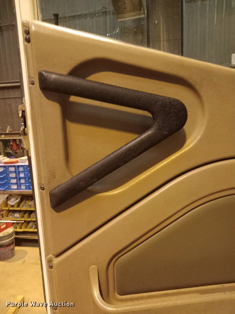 image for item MT9847 2014 International 9900i  semi truck