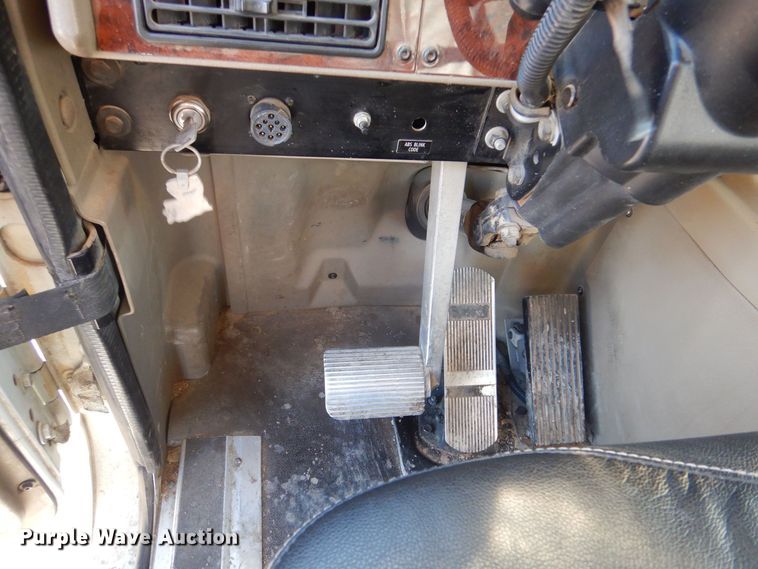 image for item MT9847 2014 International 9900i  semi truck