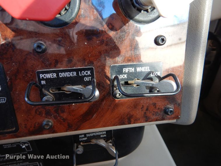 image for item MT9847 2014 International 9900i  semi truck