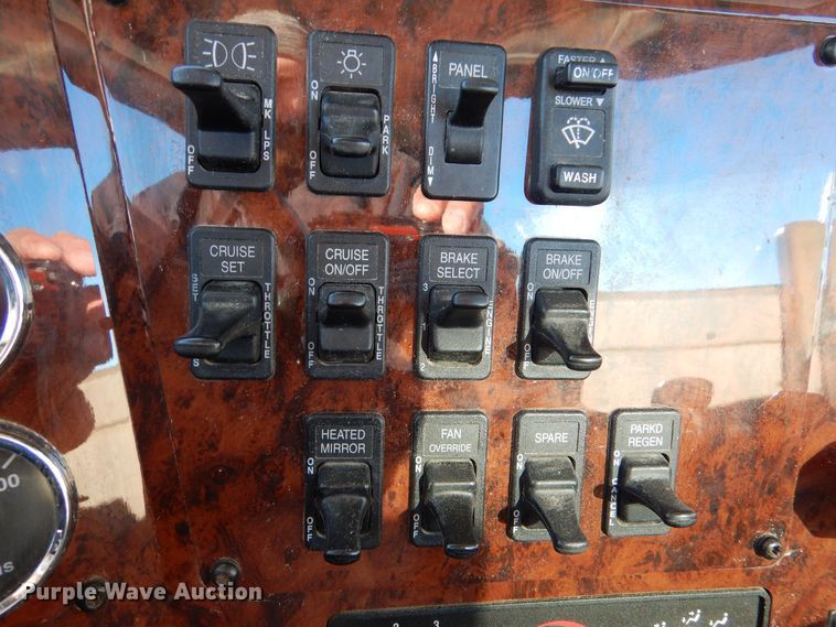 image for item MT9847 2014 International 9900i  semi truck