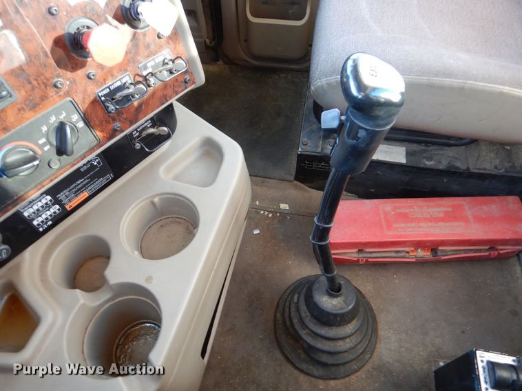 image for item MT9847 2014 International 9900i  semi truck