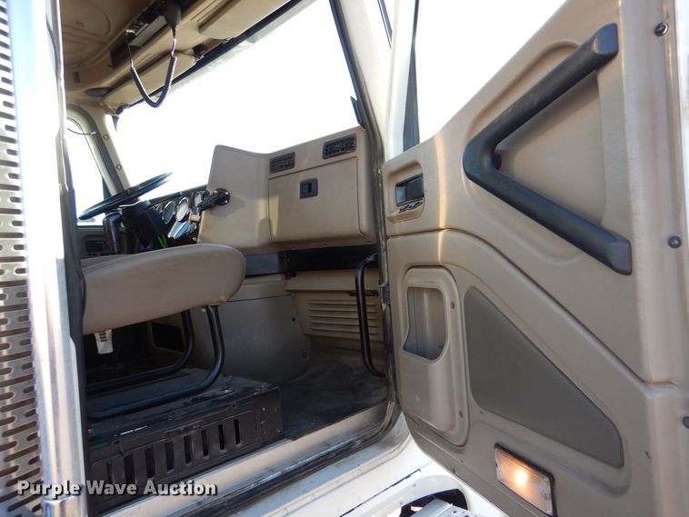 image for item MT9847 2014 International 9900i  semi truck