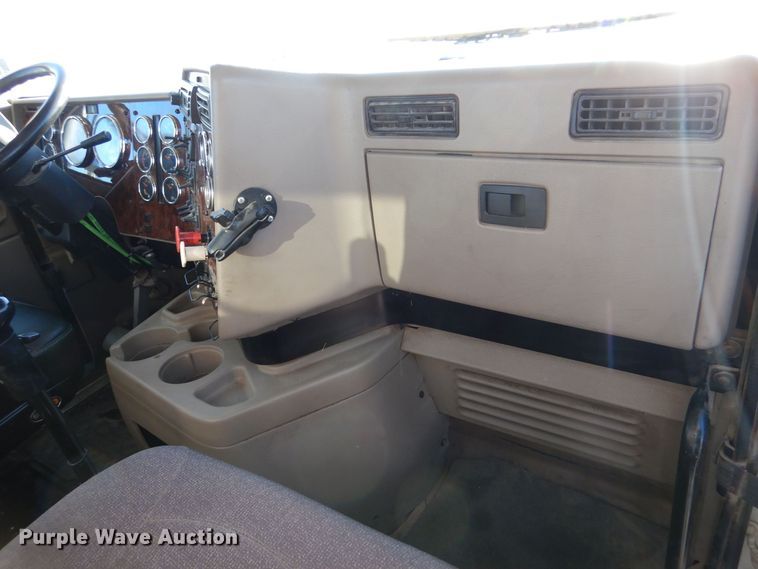 image for item MT9847 2014 International 9900i  semi truck