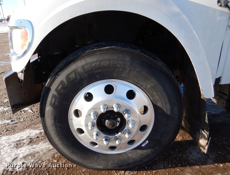 image for item MT9847 2014 International 9900i  semi truck