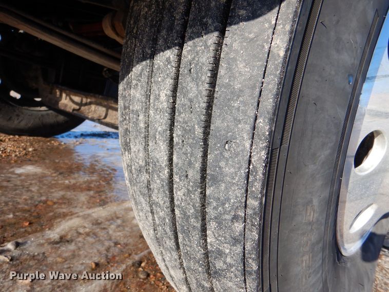 image for item MT9847 2014 International 9900i  semi truck