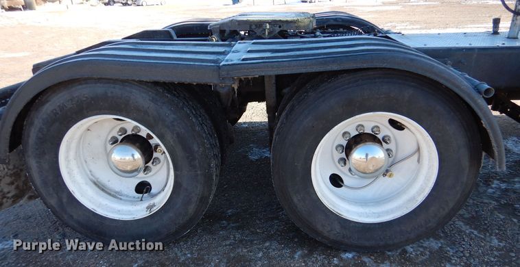 image for item MT9847 2014 International 9900i  semi truck