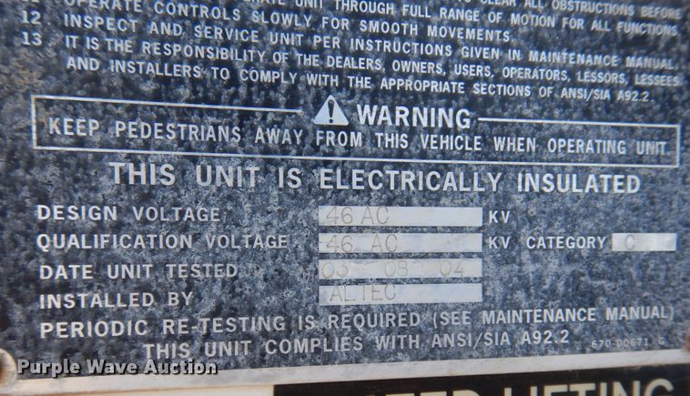 image for item MW9351 2004 International 7300  bucket truck