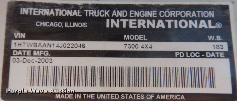 image for item MW9351 2004 International 7300  bucket truck