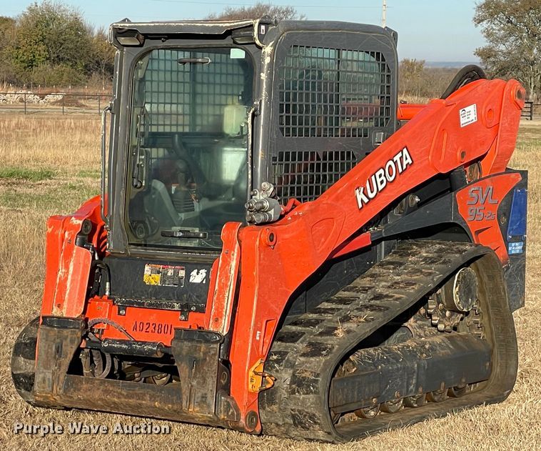 image for item DL0732 2020 Kubota SVL95-2S tracked skid steer loader