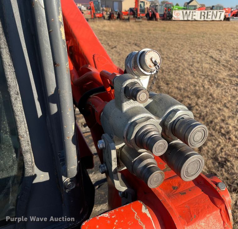 image for item DL0732 2020 Kubota SVL95-2S tracked skid steer loader