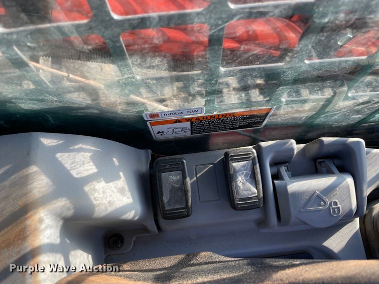 image for item DL0732 2020 Kubota SVL95-2S tracked skid steer loader