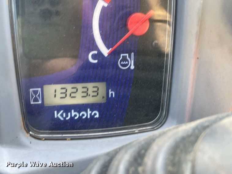 image for item DL0732 2020 Kubota SVL95-2S tracked skid steer loader