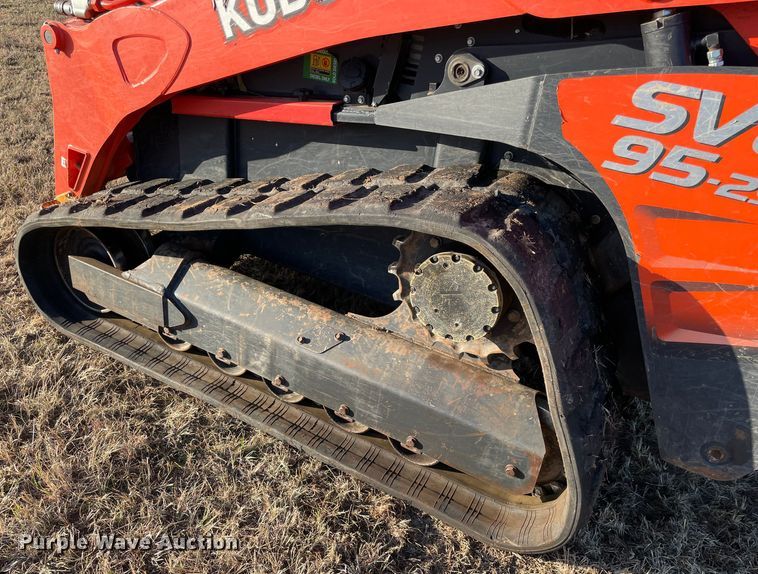 image for item DL0732 2020 Kubota SVL95-2S tracked skid steer loader