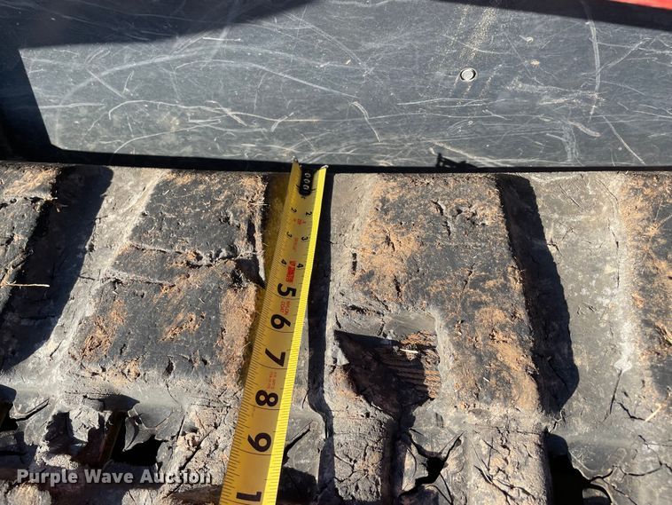 image for item DL0732 2020 Kubota SVL95-2S tracked skid steer loader