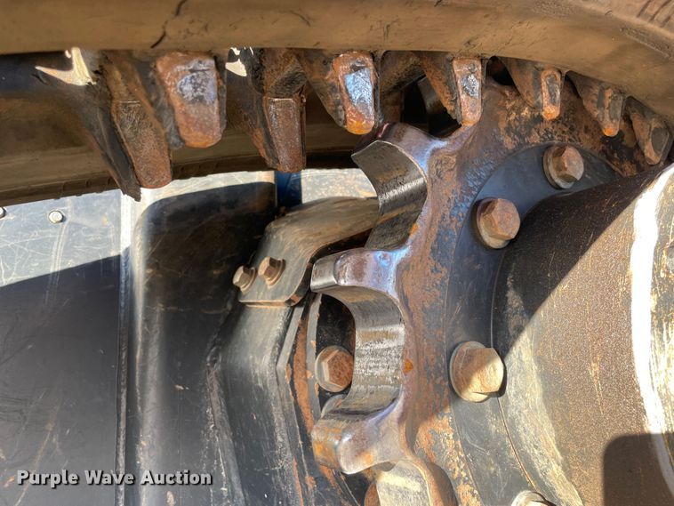 image for item DL0732 2020 Kubota SVL95-2S tracked skid steer loader