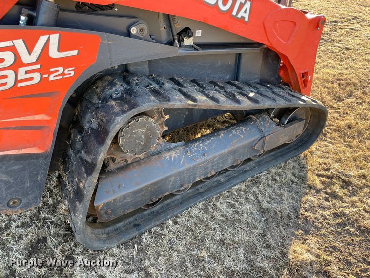 image for item DL0732 2020 Kubota SVL95-2S tracked skid steer loader