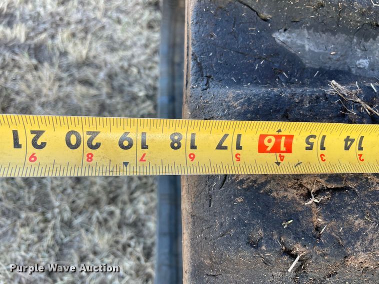 image for item DL0732 2020 Kubota SVL95-2S tracked skid steer loader