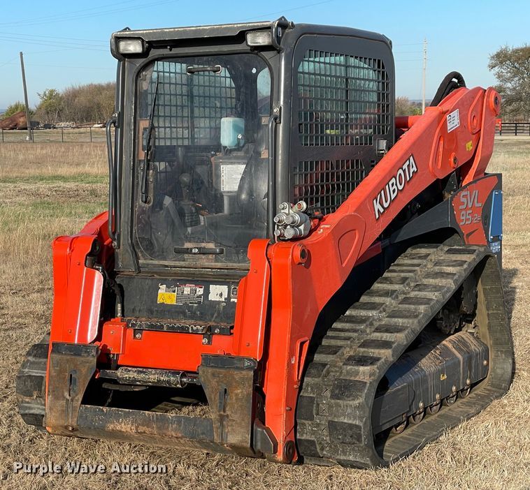 image for item DL0733 2019 Kubota SVL95-2S tracked skid steer loader