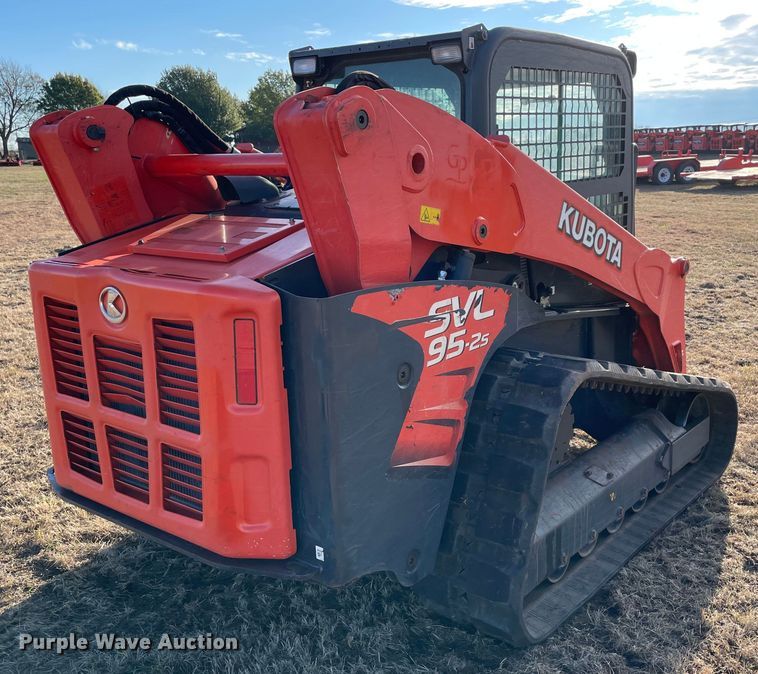 image for item DL0733 2019 Kubota SVL95-2S tracked skid steer loader