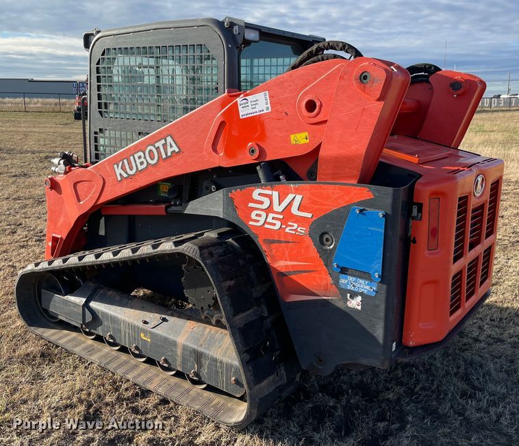 image for item DL0733 2019 Kubota SVL95-2S tracked skid steer loader