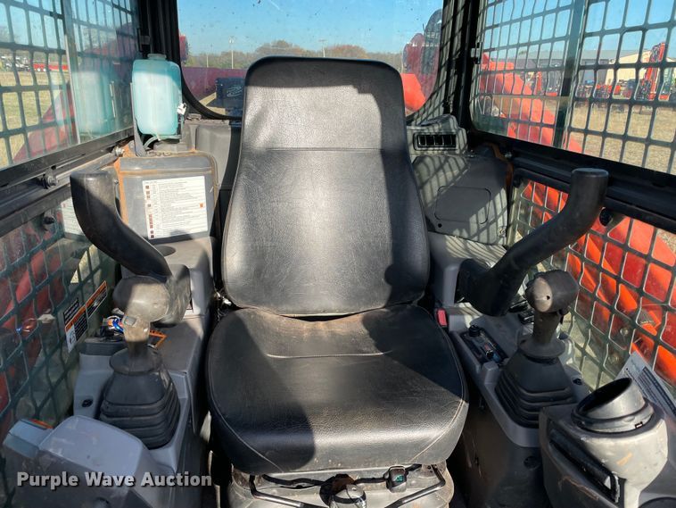 image for item DL0733 2019 Kubota SVL95-2S tracked skid steer loader