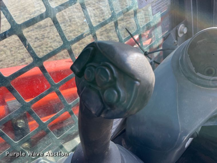 image for item DL0733 2019 Kubota SVL95-2S tracked skid steer loader