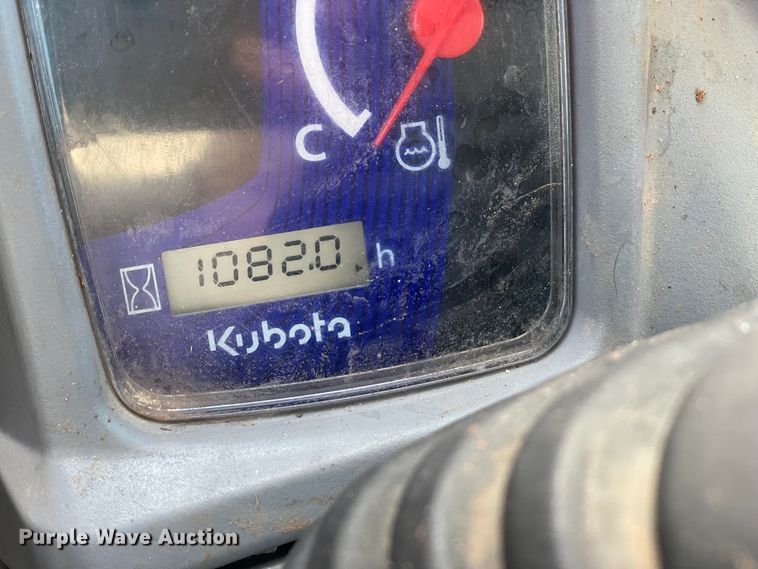 image for item DL0733 2019 Kubota SVL95-2S tracked skid steer loader