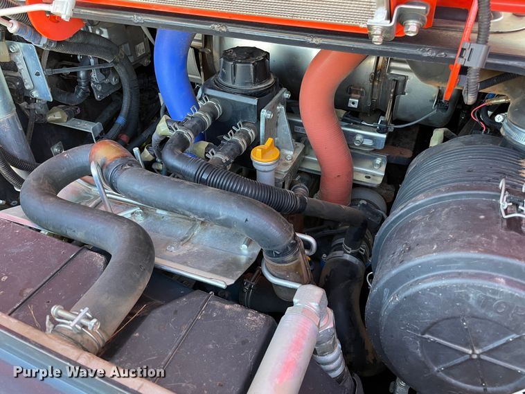 image for item DL0733 2019 Kubota SVL95-2S tracked skid steer loader