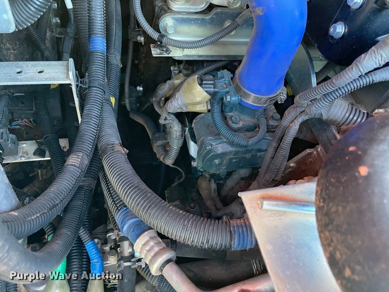 image for item DL0733 2019 Kubota SVL95-2S tracked skid steer loader