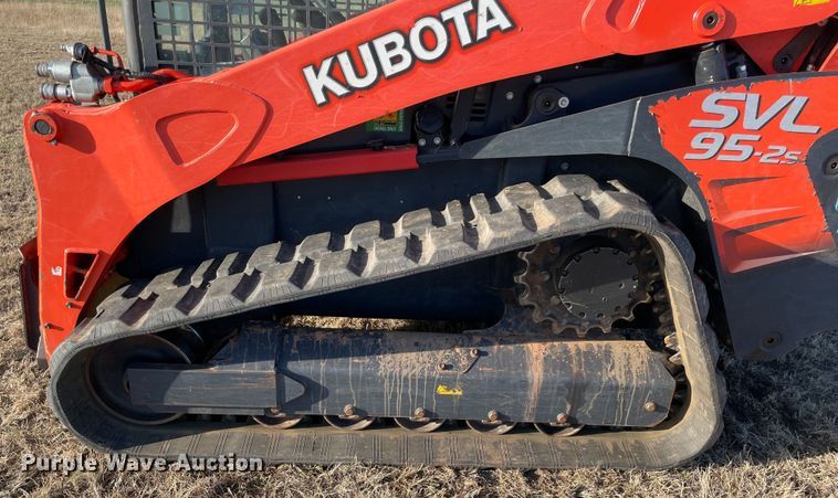 image for item DL0733 2019 Kubota SVL95-2S tracked skid steer loader