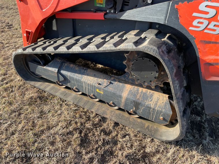 image for item DL0733 2019 Kubota SVL95-2S tracked skid steer loader