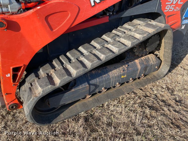 image for item DL0733 2019 Kubota SVL95-2S tracked skid steer loader