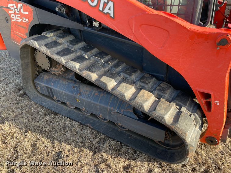 image for item DL0733 2019 Kubota SVL95-2S tracked skid steer loader