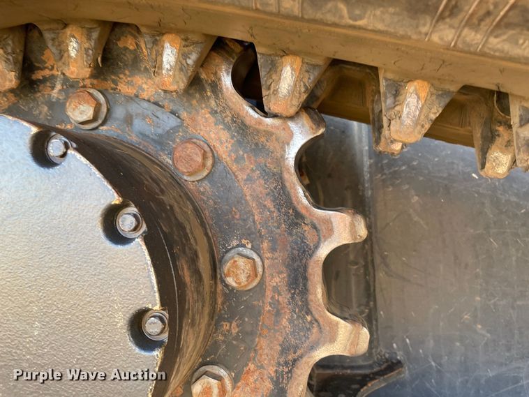 image for item DL0733 2019 Kubota SVL95-2S tracked skid steer loader