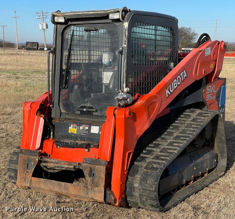 image for item DL0735 2019 Kubota SVL95-2S tracked skid steer loader