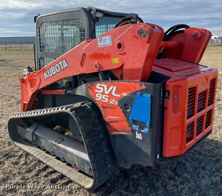 image for item DL0735 2019 Kubota SVL95-2S tracked skid steer loader