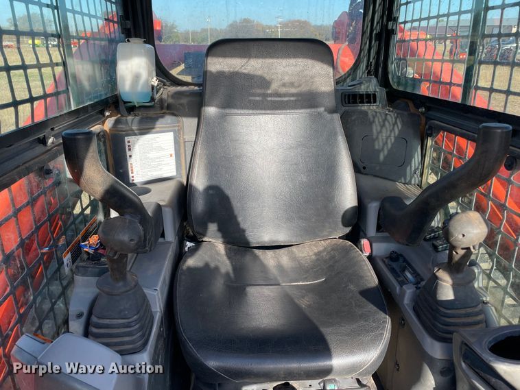 image for item DL0735 2019 Kubota SVL95-2S tracked skid steer loader