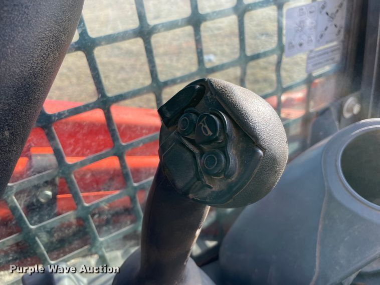 image for item DL0735 2019 Kubota SVL95-2S tracked skid steer loader